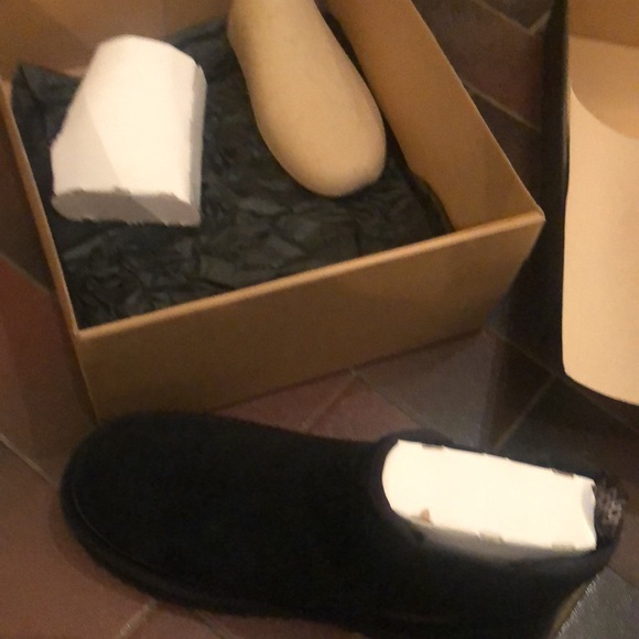 Mens size 9 or Women’s 10 unisex UGGs - Picture 5 of 5